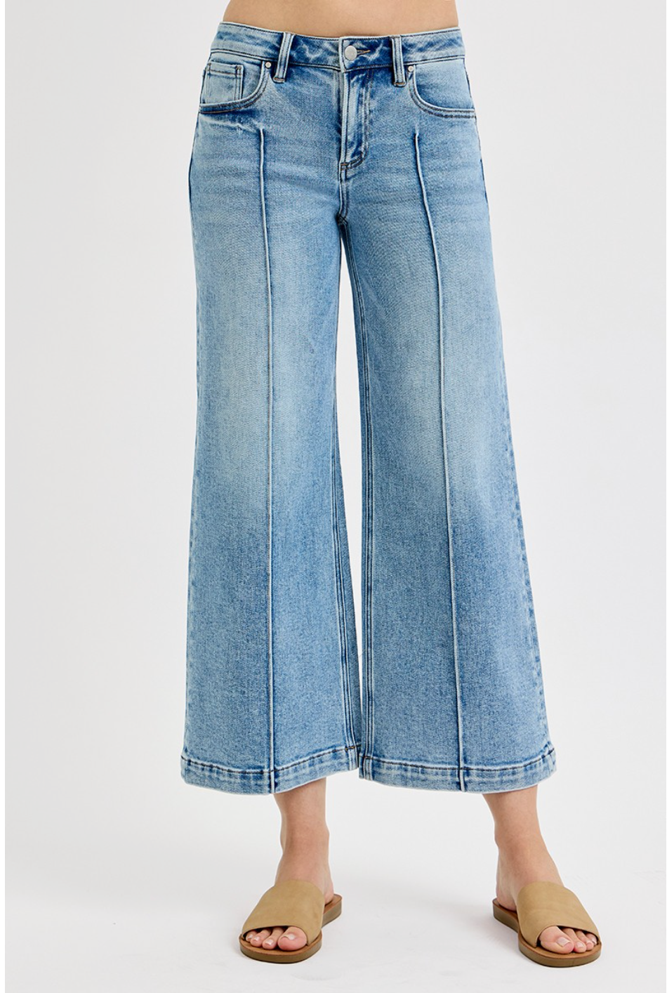 Mid Rise Crop Wide & Back Pintuck Detailed Jeans